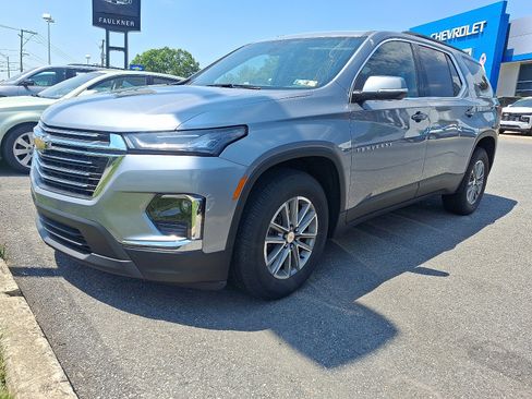 Used 2023 Chevrolet Traverse LT AWD/4WD image 3