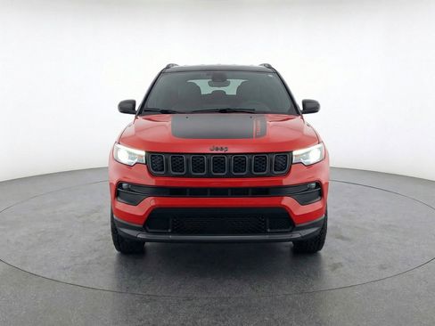Used 2025 Jeep Compass Trailhawk AWD/4WD image 2