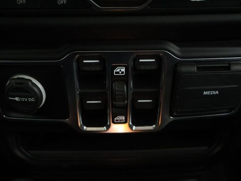 Used 2021 Jeep Wrangler Unlimited Sahara w/ Uconnect 4C Nav & Sound Group AWD/4WD image 44