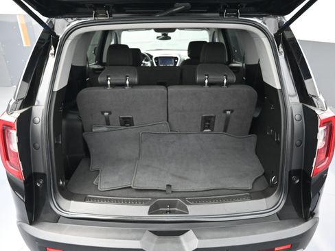 Certified 2023 GMC Acadia SLE image 24