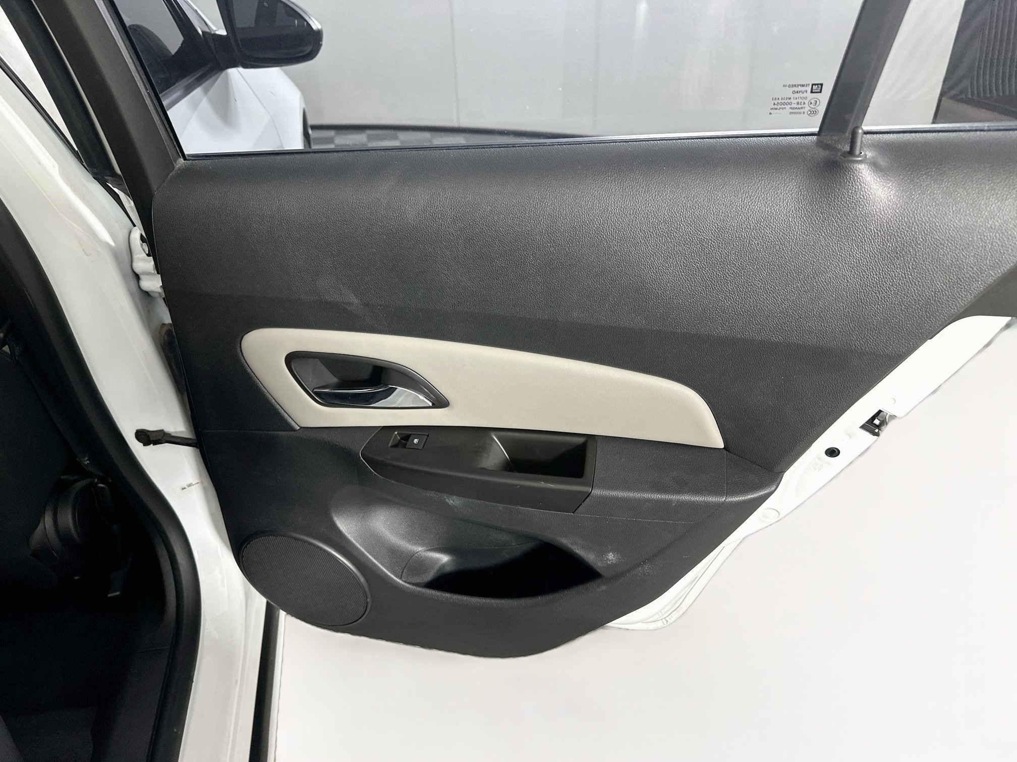 Used 2014 Chevrolet Cruze LS FWD image 26