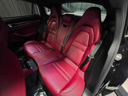 Used 2018 Porsche Panamera 4S image 38