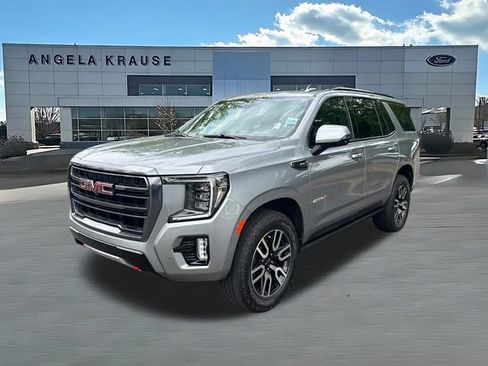 Used 2024 GMC Yukon AT4 w/ Technology Package AWD/4WD image 3