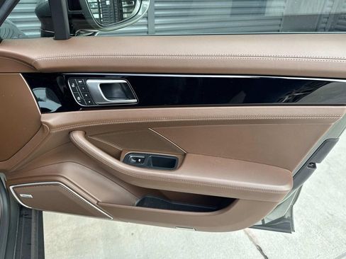 Used 2023 Porsche Panamera image 19