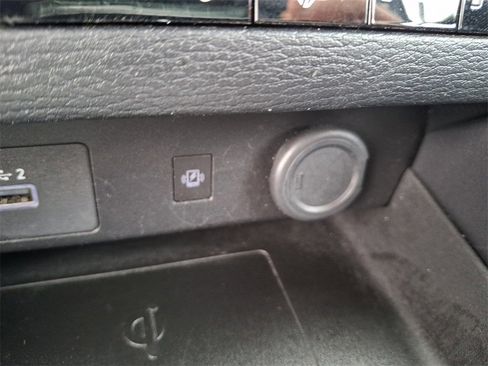 Used 2024 Mitsubishi Outlander SE Black Edition image 24