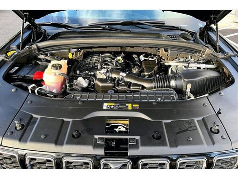 Used 2024 Jeep Grand Cherokee L Limited w/ Luxury Tech Group II image 10