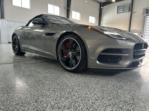 Used 2018 Jaguar F-TYPE R image 22
