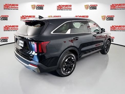 Used 2025 Kia Sorento S w/ Panoramic Sunroof Package AWD/4WD image 17