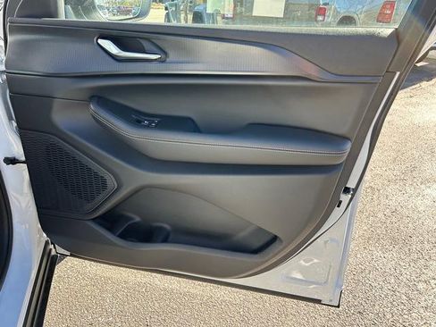 New 2025 Jeep Grand Cherokee 4WD image 30