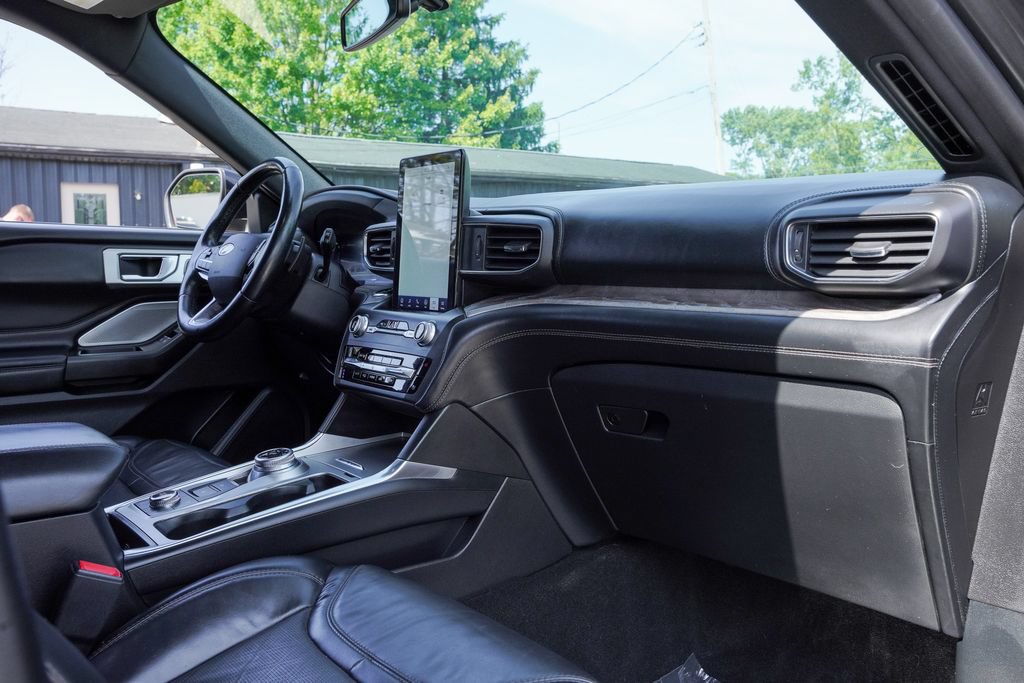 Used 2020 Ford Explorer Platinum w/ Premium Technology Package AWD/4WD image 41
