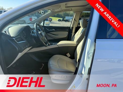 Used 2019 Buick Enclave Essence image 10