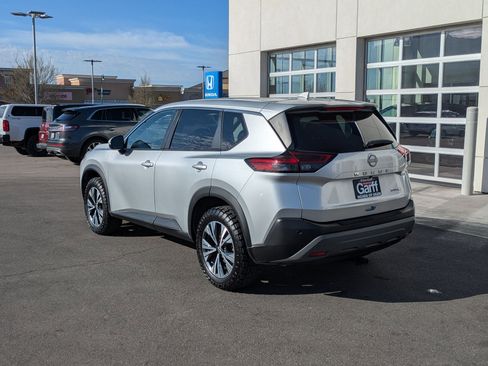 Used 2022 Nissan Rogue SV image 8