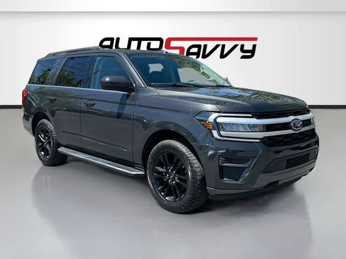 Used 2022 Ford Expedition XLT AWD/4WD image 1