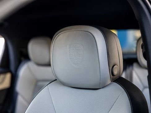 Certified 2025 Porsche Cayenne Coupe image 42