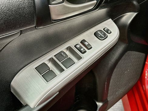 Used 2014 Toyota Camry SE FWD image 19