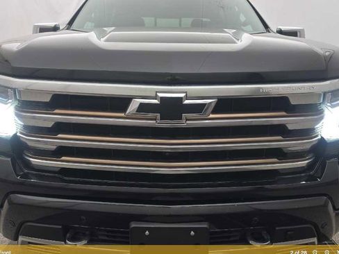 Used 2022 Chevrolet Silverado 1500 High Country w/ High Country Premium Package image 3