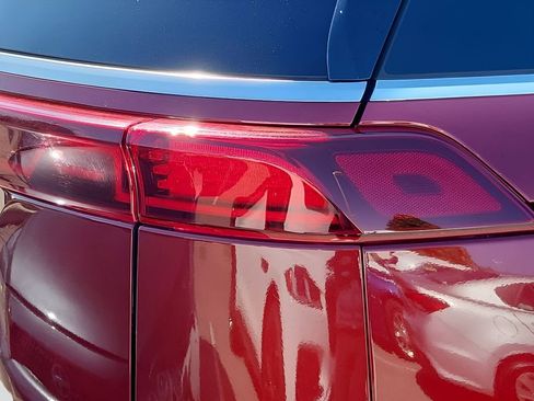 Used 2023 Kia Carnival SX Prestige image 11