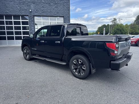 Used 2021 Nissan Titan Platinum Reserve w/ Moonroof Package AWD/4WD image 7