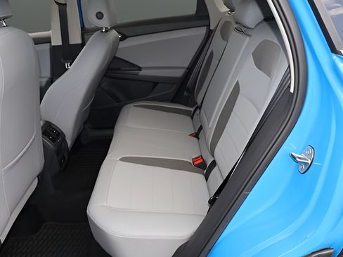 Certified 2023 Volkswagen Taos SE w/ Panoramic Sunroof Package FWD image 14