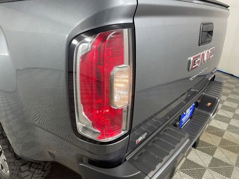 Used 2022 GMC Canyon AT4 AWD/4WD image 19