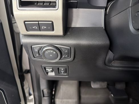 Used 2020 Ford F150 Lariat w/ Equipment Group 502A Luxury AWD/4WD image 16