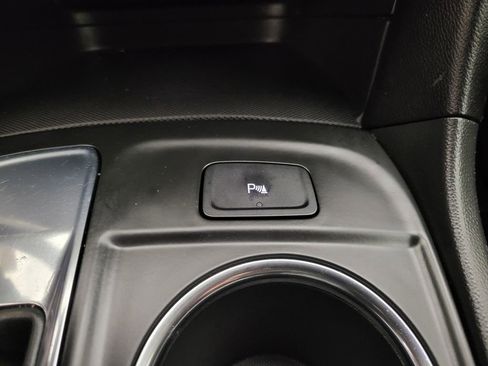 Certified 2024 Chevrolet Equinox LT image 9