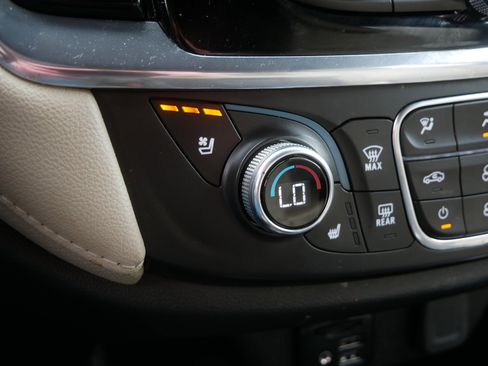 Used 2023 Chevrolet Traverse Premier w/ LPO, Floor Liner Package AWD/4WD image 31