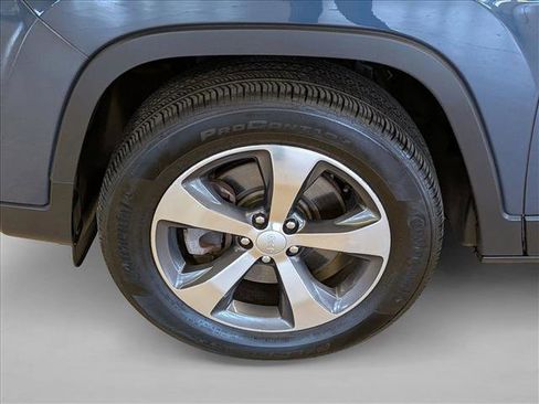 Used 2020 Jeep Cherokee Limited AWD/4WD image 26