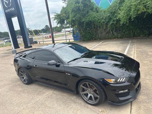 Used 2017 Ford Mustang Shelby GT350 w/ Electronics Package RWD image 11