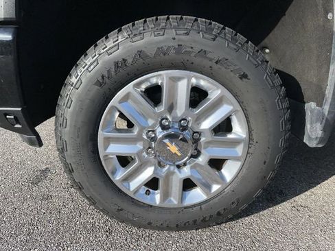 Used 2024 Chevrolet Silverado 2500 High Country w/ High Country Premium Package image 12