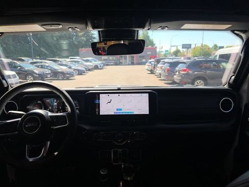 Used 2024 Jeep Wrangler High Altitude AWD/4WD image 29