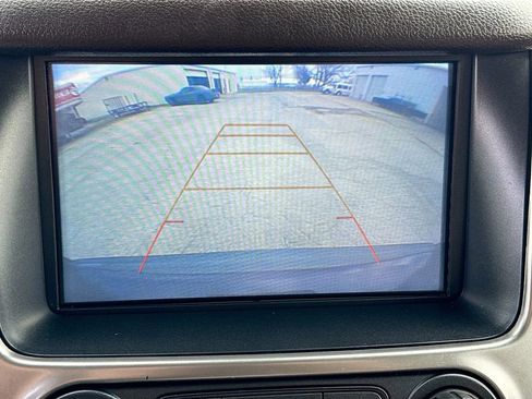 Used 2019 Chevrolet Suburban LT image 12