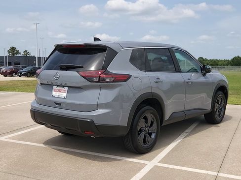 Used 2026 Nissan Rogue SV FWD image 5