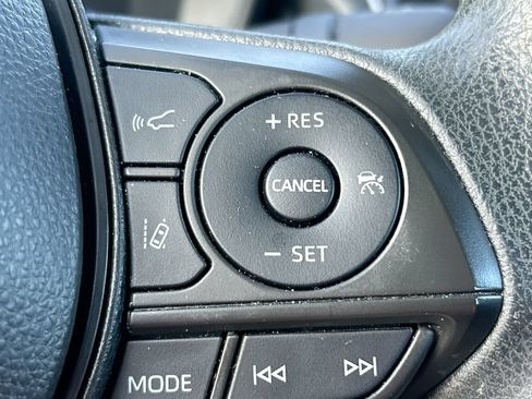 Used 2022 Toyota Corolla LE FWD image 17