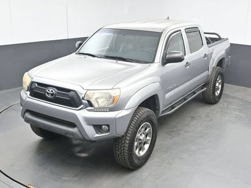 Used 2015 Toyota Tacoma 4x4 Double Cab w/ SR5 Package image 15