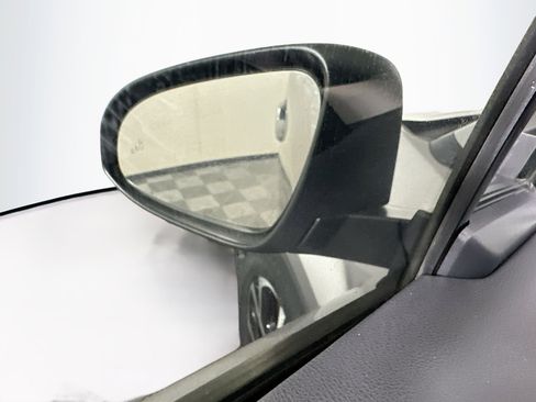 Used 2019 Toyota C-HR Limited image 16