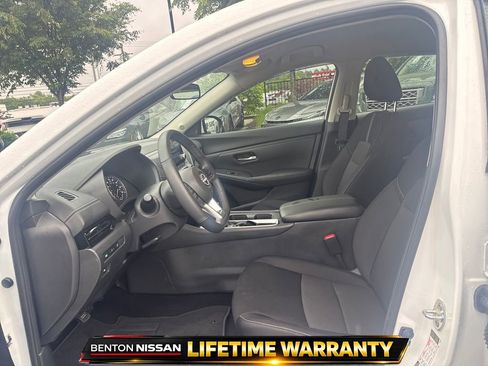 Used 2025 Nissan Sentra SV w/ All-Weather Package FWD image 10