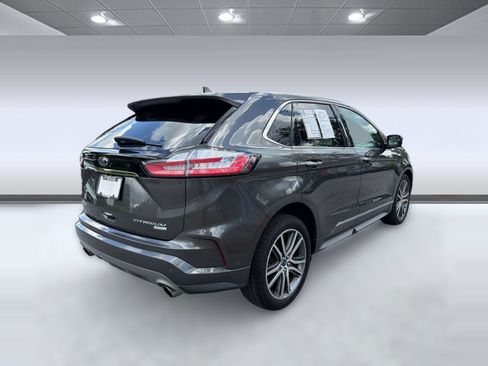 Used 2019 Ford Edge Titanium w/ Equipment Group 301A FWD image 9
