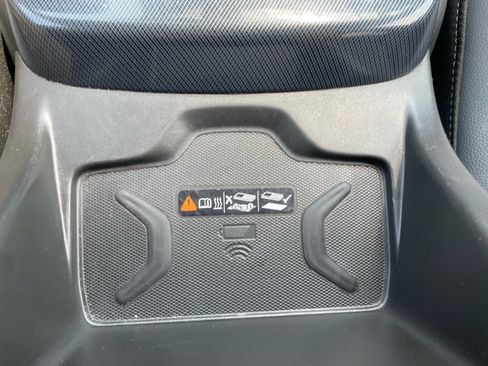 Used 2019 Chevrolet Colorado Z71 AWD/4WD image 16