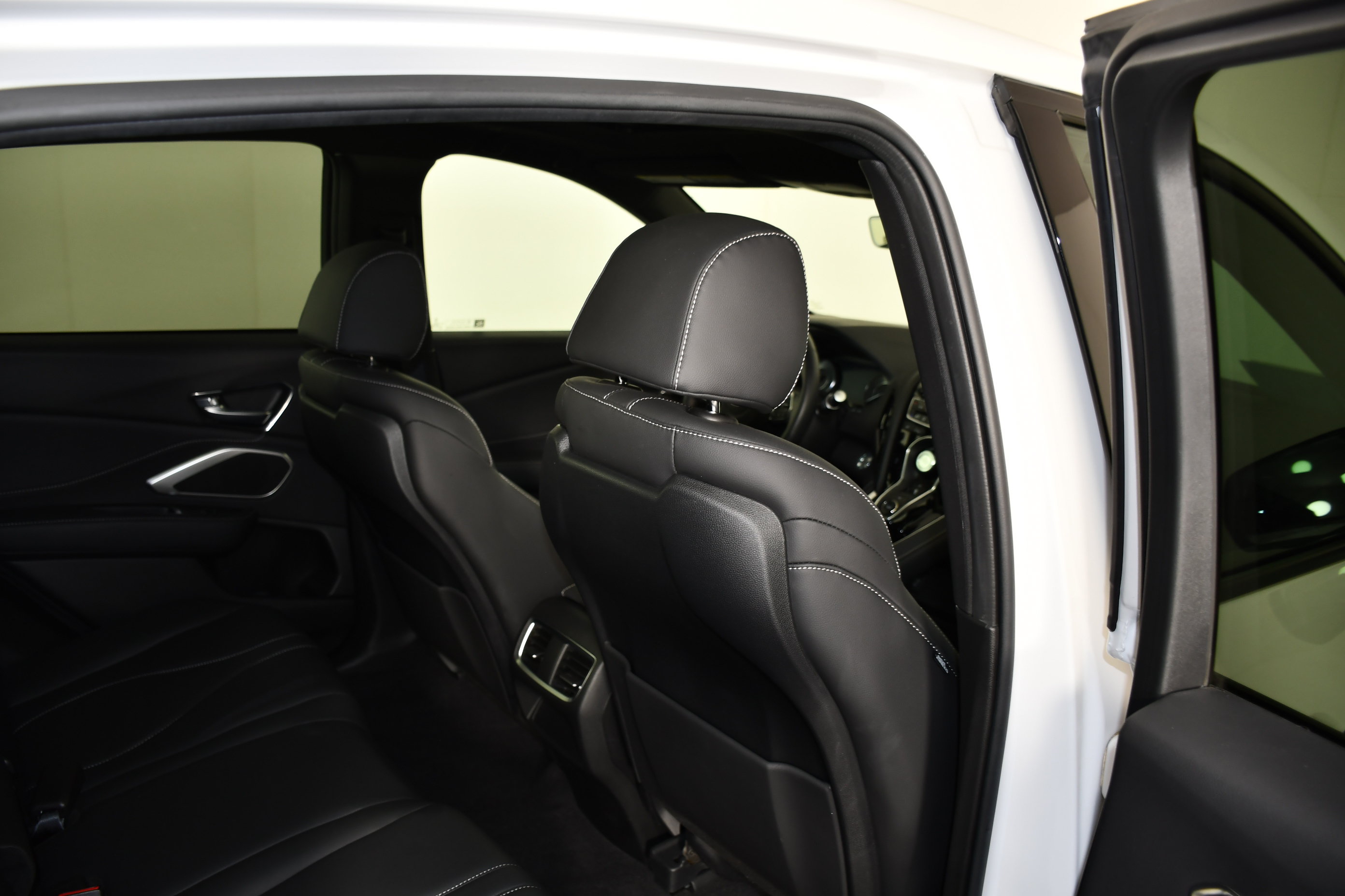 Used 2025 Acura RDX SH-AWD image 43