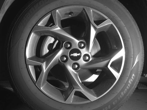 Used 2025 Chevrolet Trax LT FWD image 12
