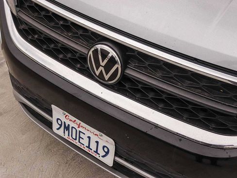 Used 2024 Volkswagen Taos SE FWD image 8