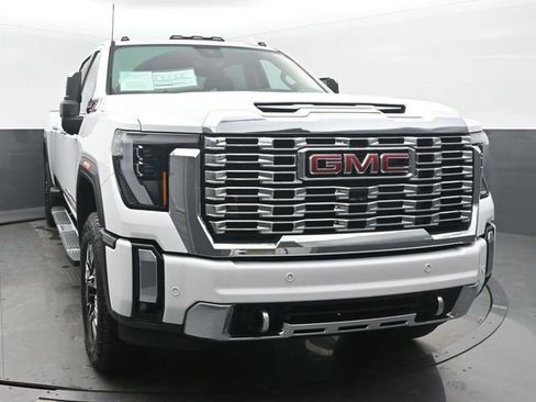 Used 2025 GMC Sierra 2500 Denali w/ Technology Package image 8