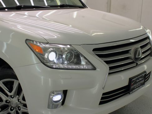 Used 2014 Lexus LX 570 4WD image 18