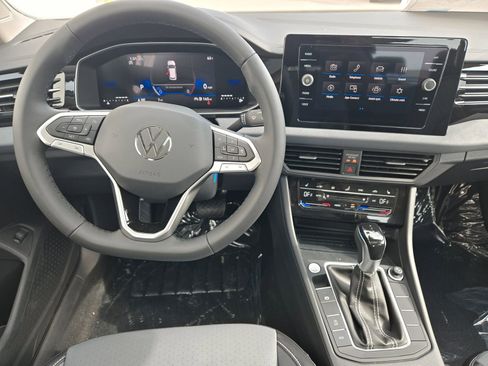New 2026 Volkswagen Jetta SE image 9