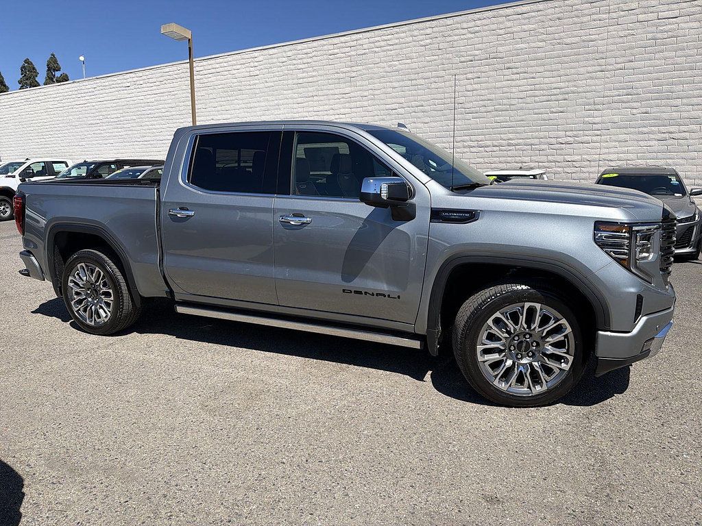 New 2026 GMC Sierra 1500 Denali Ultimate w/ LPO, Black Badging Package AWD/4WD image 4