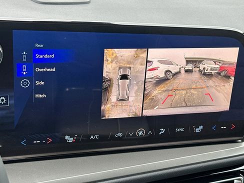 New 2025 Chevrolet Traverse LT w/ Enhanced Driving Package image 24