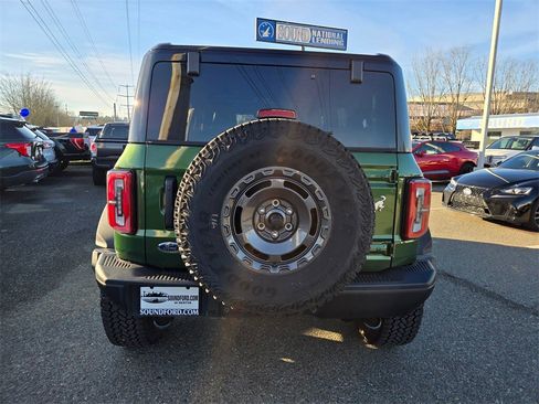 Used 2025 Ford Bronco Badlands image 6