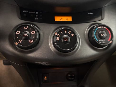 Used 2012 Toyota RAV4 4WD w/ Value Pkg image 21