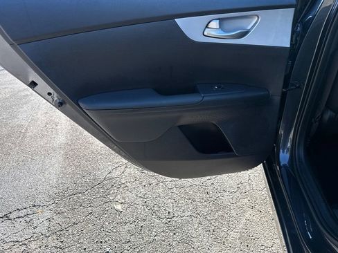 Used 2017 Hyundai Santa Fe Limited image 22